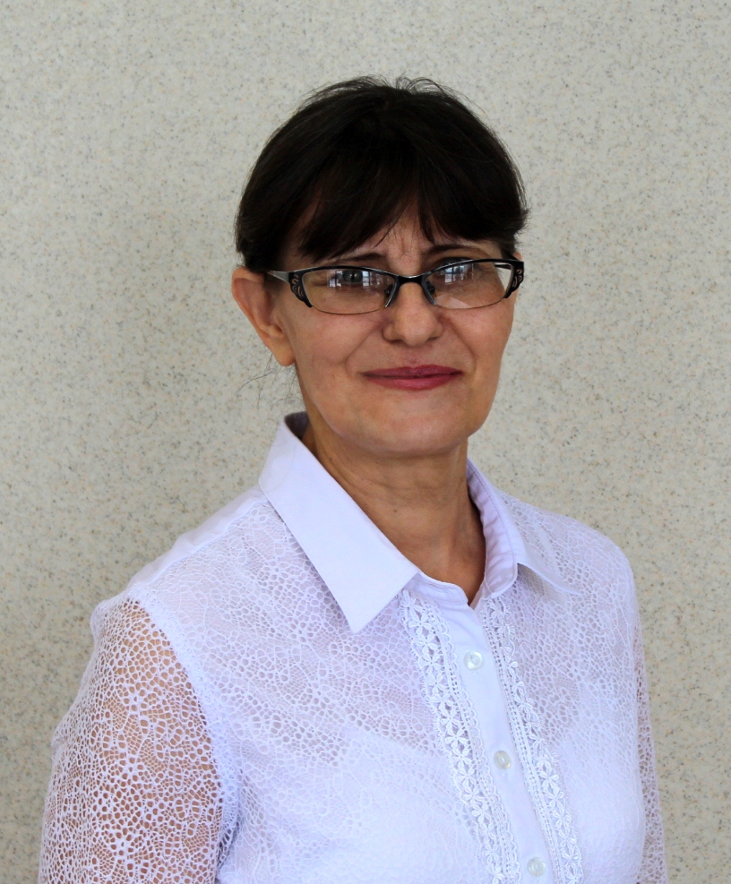 Попова  Юлия Николаевна.